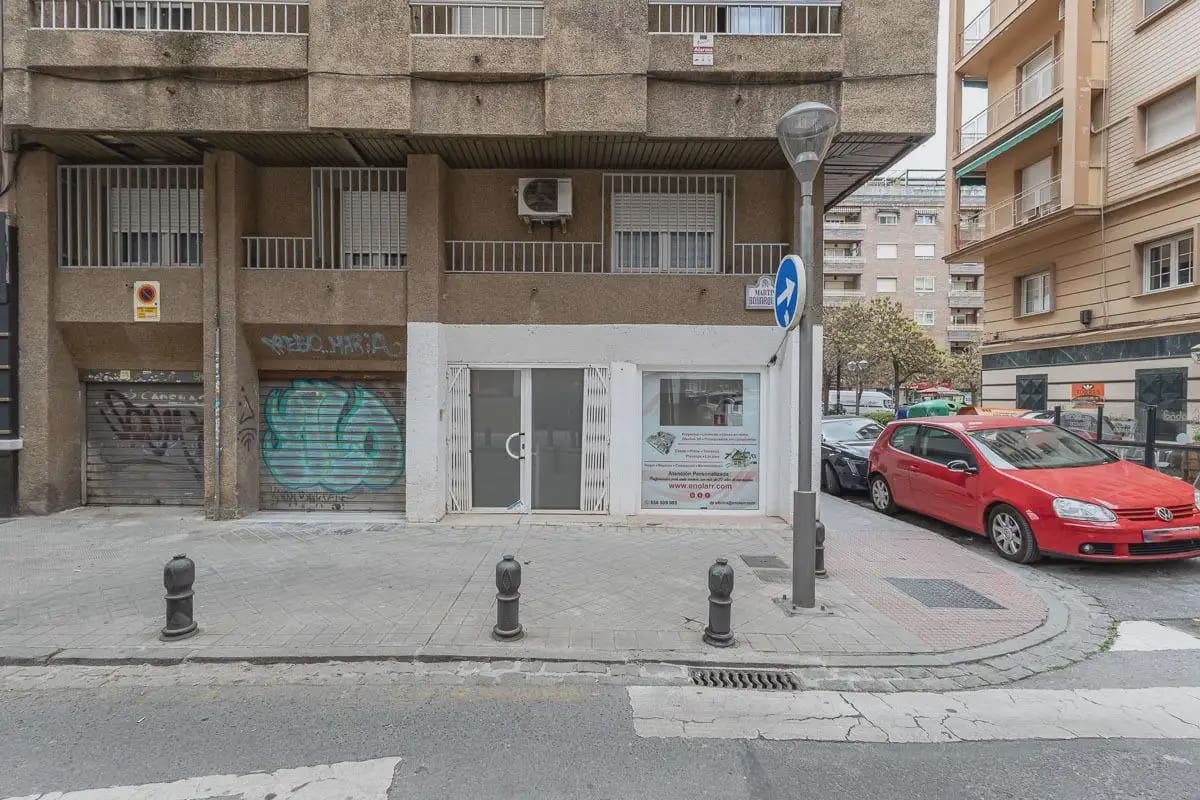 Kommersiell til salgs i Granada by - € 64 900 (Ref: 9837577)