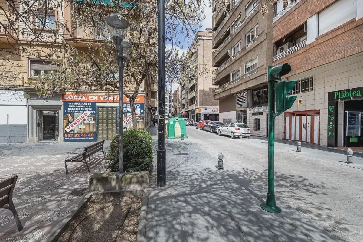 Kommersiell til salgs i Granada by - € 64 900 (Ref: 9837577)
