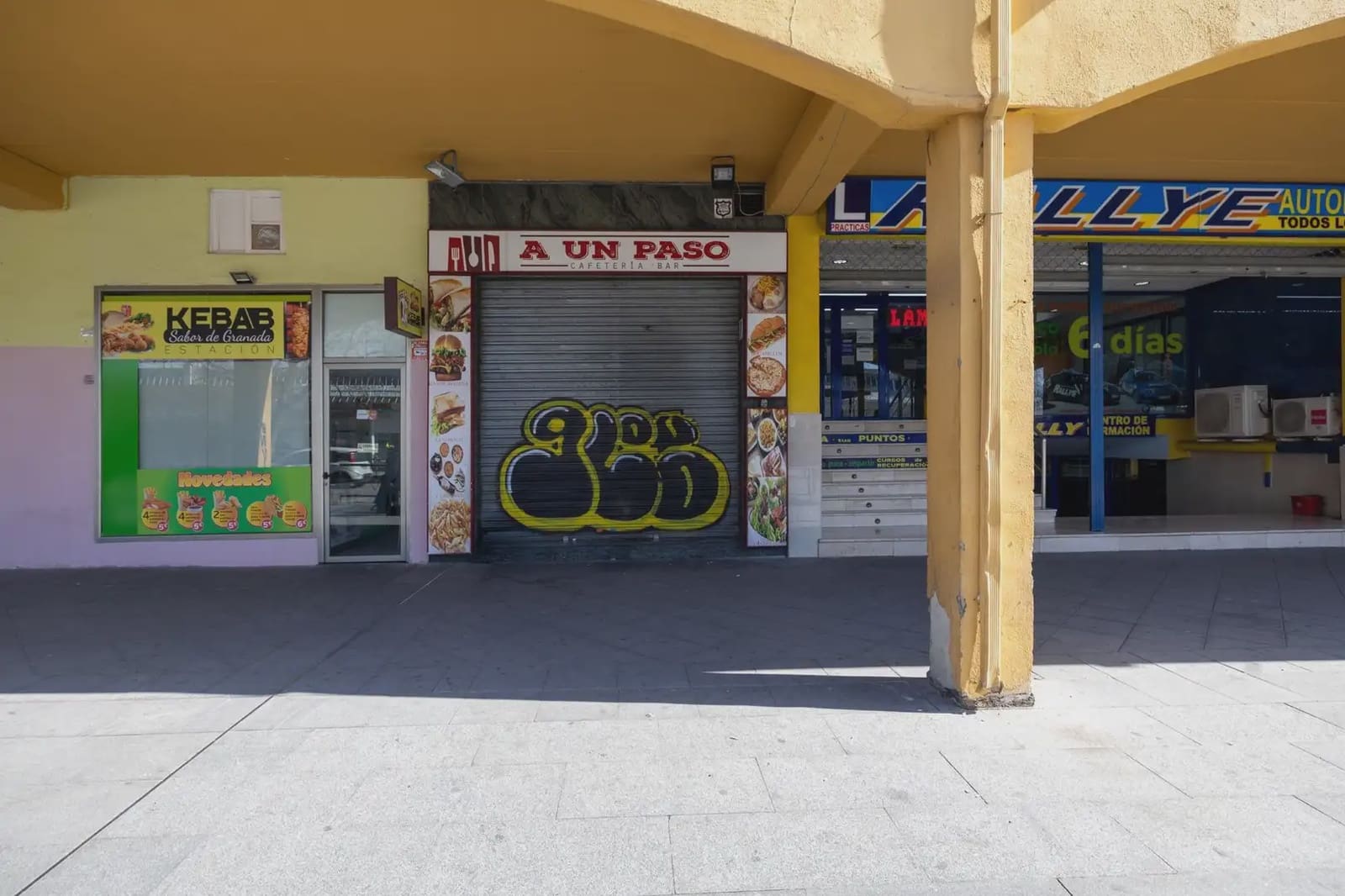Local Comercial en Granada ciudad en venta - 185.000 € (Ref: 9837578)