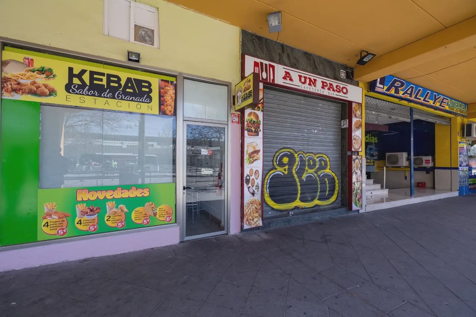 Local Comercial en Granada ciudad en venta - 185.000 € (Ref: 9837578)