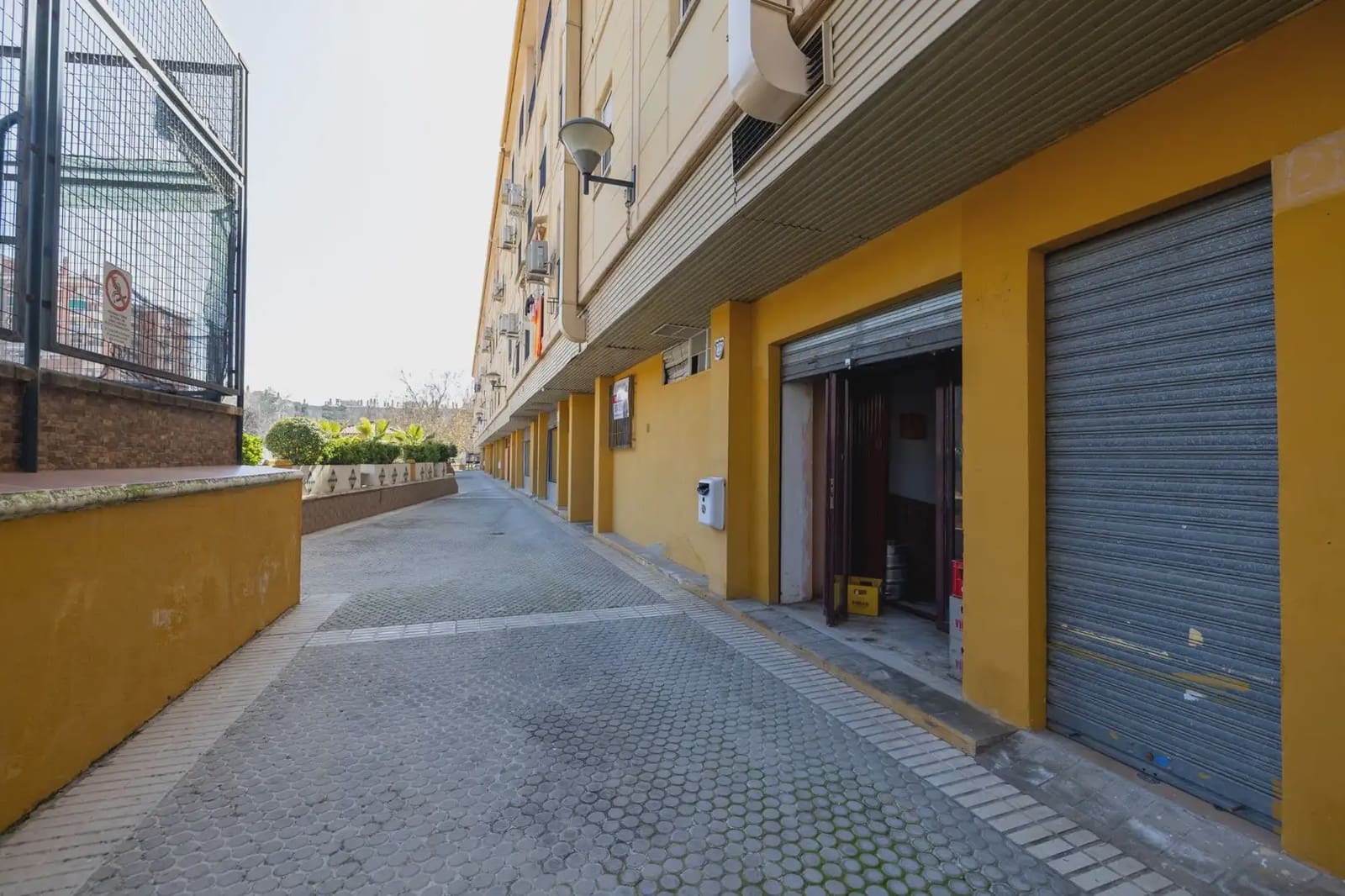 Local Comercial en Granada ciudad en venta - 185.000 € (Ref: 9837578)