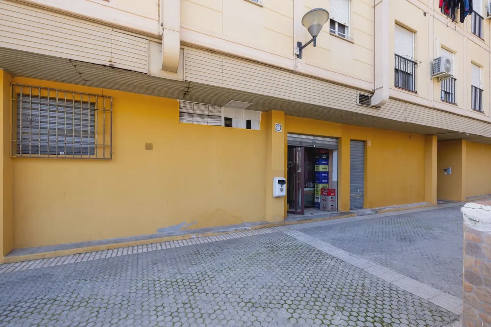 Local Comercial en Granada ciudad en venta - 185.000 € (Ref: 9837578)