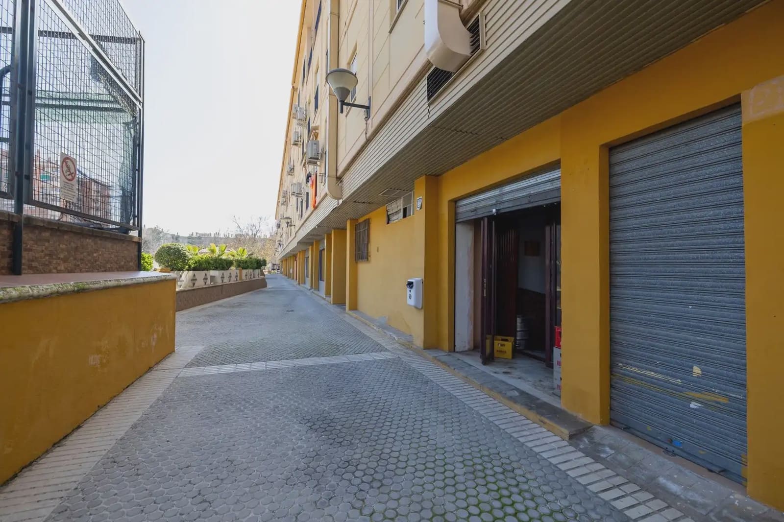 Local Comercial en Granada ciudad en venta - 185.000 € (Ref: 9837578)