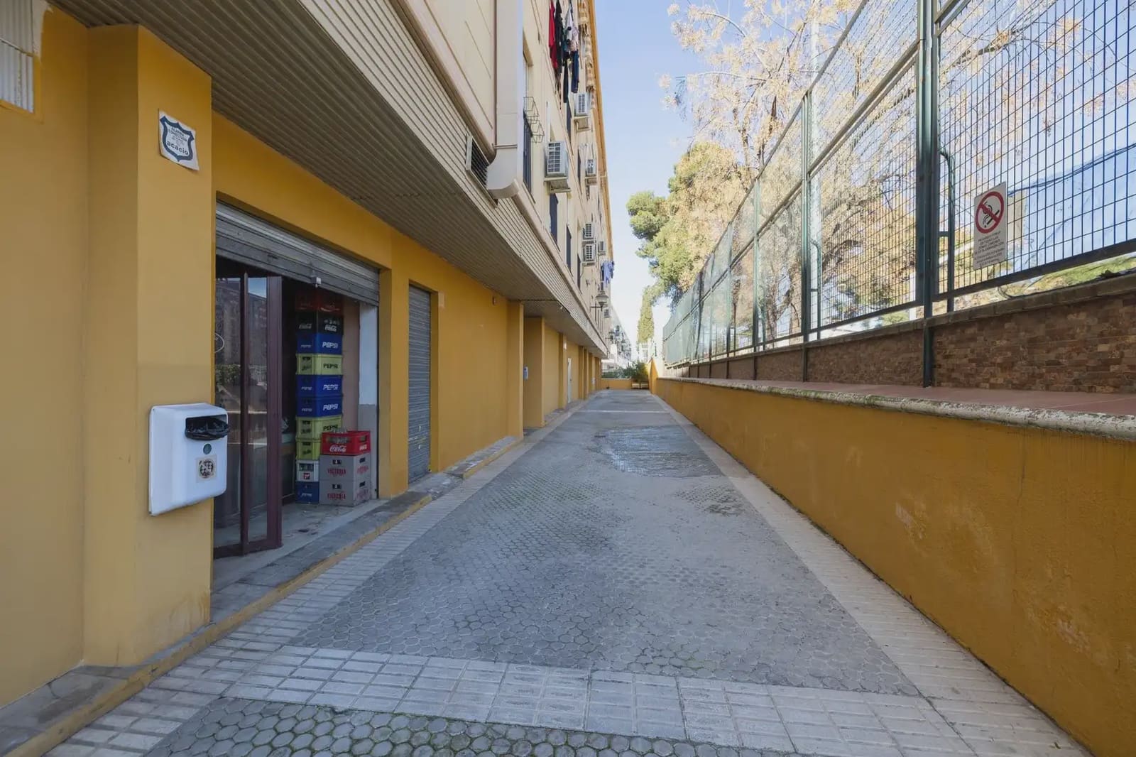 Local Comercial en Granada ciudad en venta - 185.000 € (Ref: 9837578)