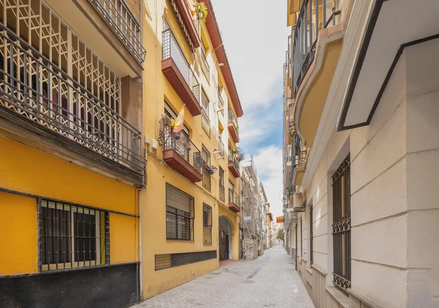 Wohnung zu verkaufen in Granada Stadt - 335.000 € (Ref: 9837579)