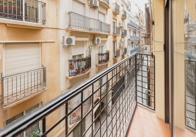 Leilighet til salgs i San Matías - Realejo, Granada by - € 335 000 (Ref: 9837579)