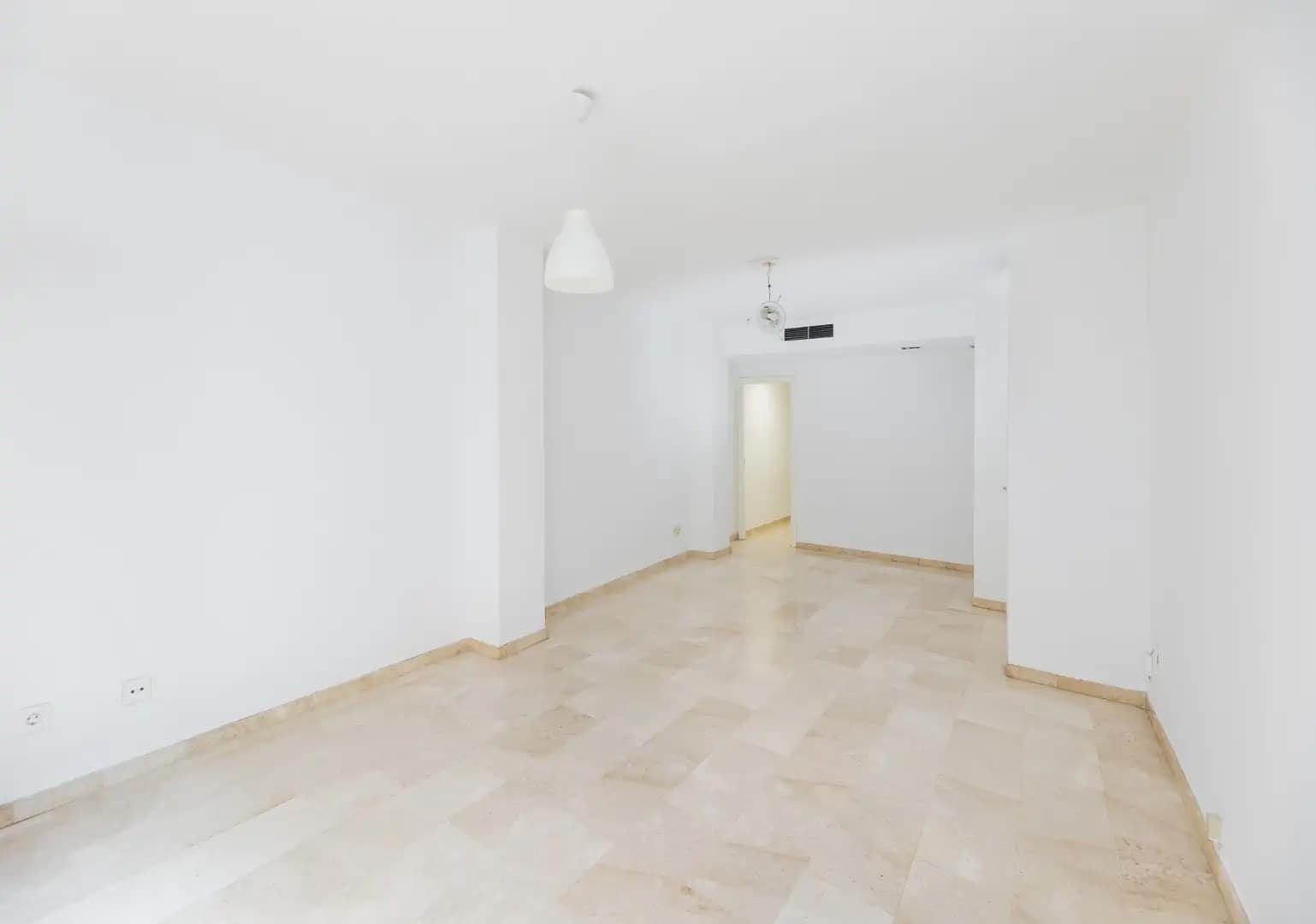 Wohnung zu verkaufen in Granada Stadt - 335.000 € (Ref: 9837579)