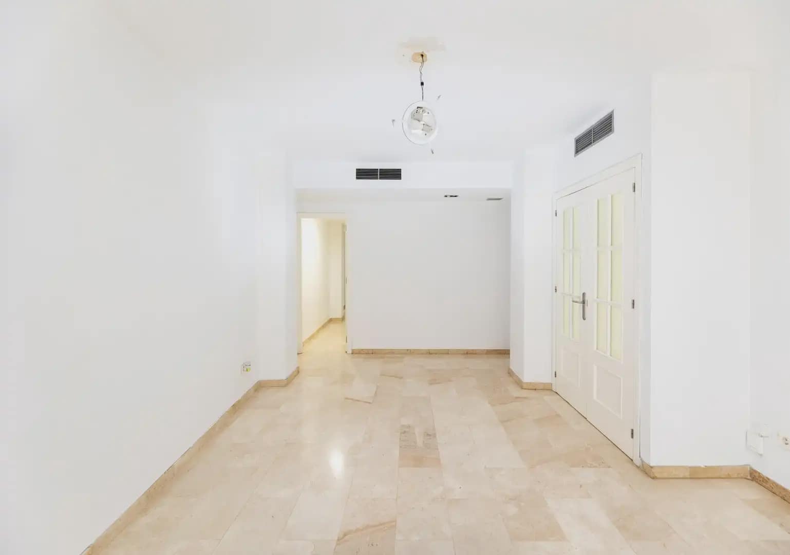 Wohnung zu verkaufen in Granada Stadt - 335.000 € (Ref: 9837579)