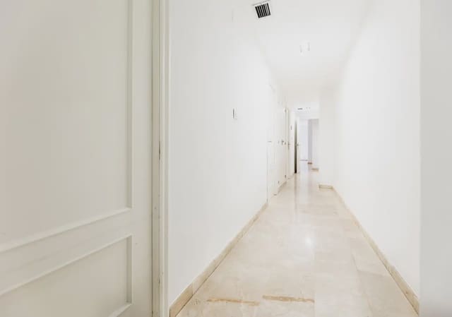 Leilighet til salgs i San Matías - Realejo, Granada by - € 335 000 (Ref: 9837579)