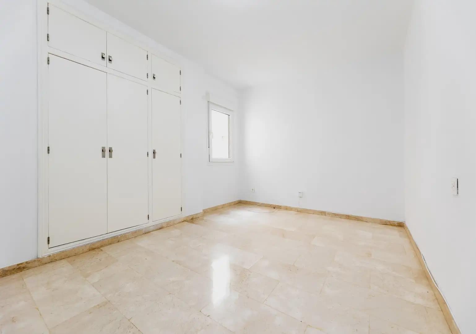 Wohnung zu verkaufen in Granada Stadt - 335.000 € (Ref: 9837579)