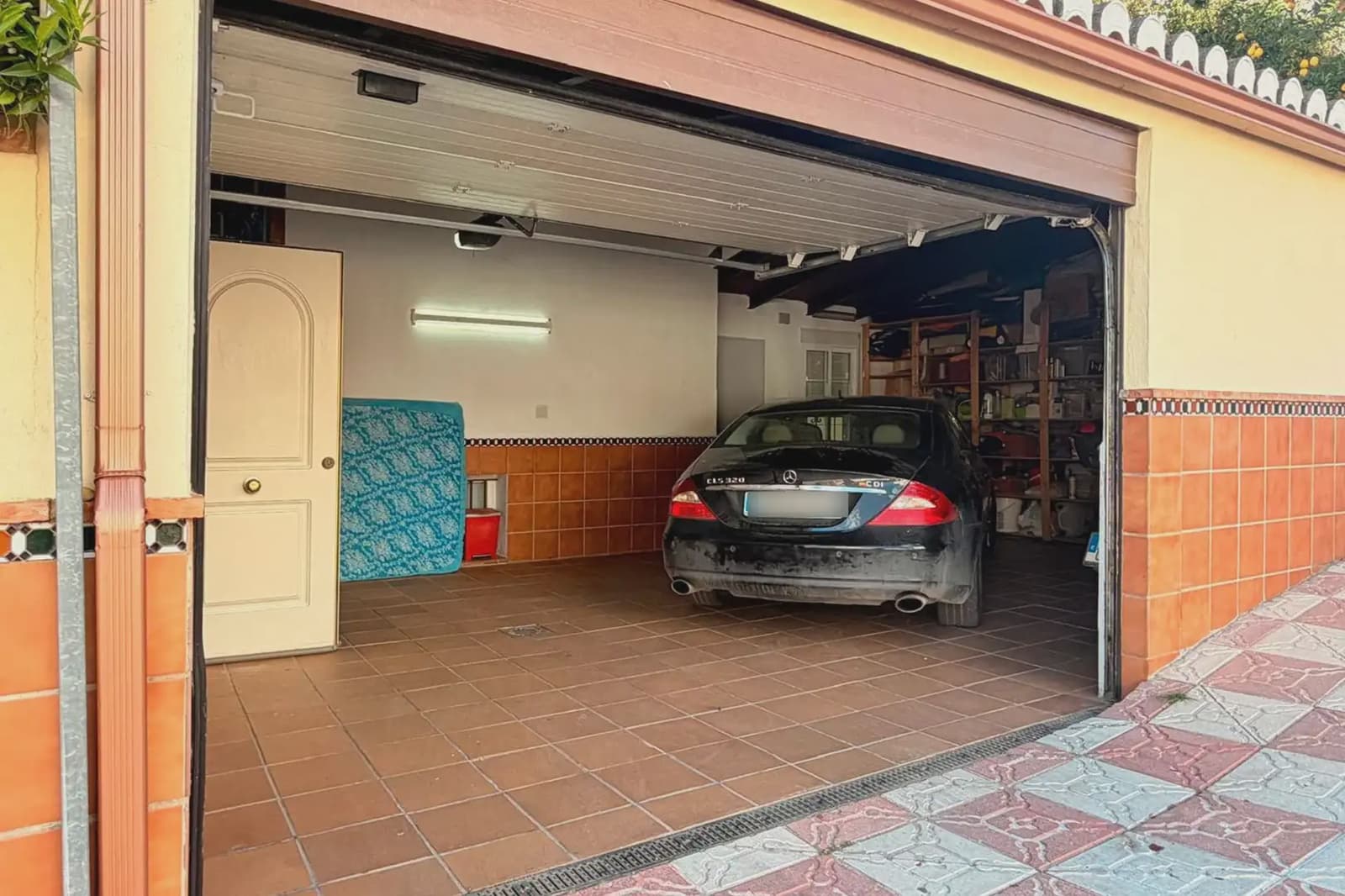 3 makuuhuone Huvila myytävänä paikassa La Zubia mukana uima-altaan 
autotalli - 424 000 € (Ref: 9837581)