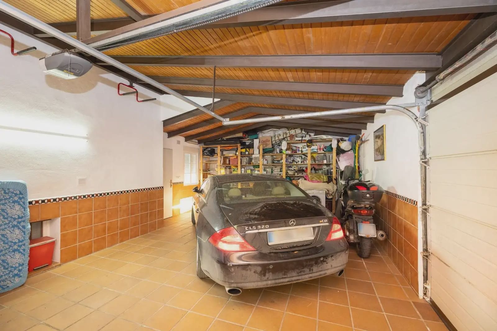 3 makuuhuone Huvila myytävänä paikassa La Zubia mukana uima-altaan 
autotalli - 424 000 € (Ref: 9837581)