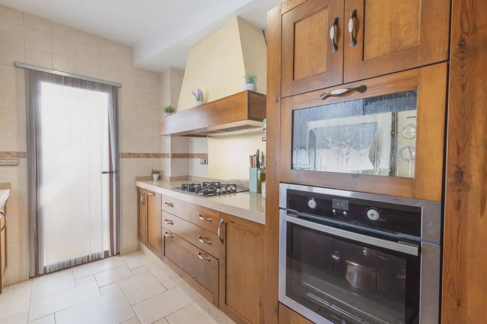 Townhouse for sale in Chauchina with garage - € 285,900 (Ref: 9837594)