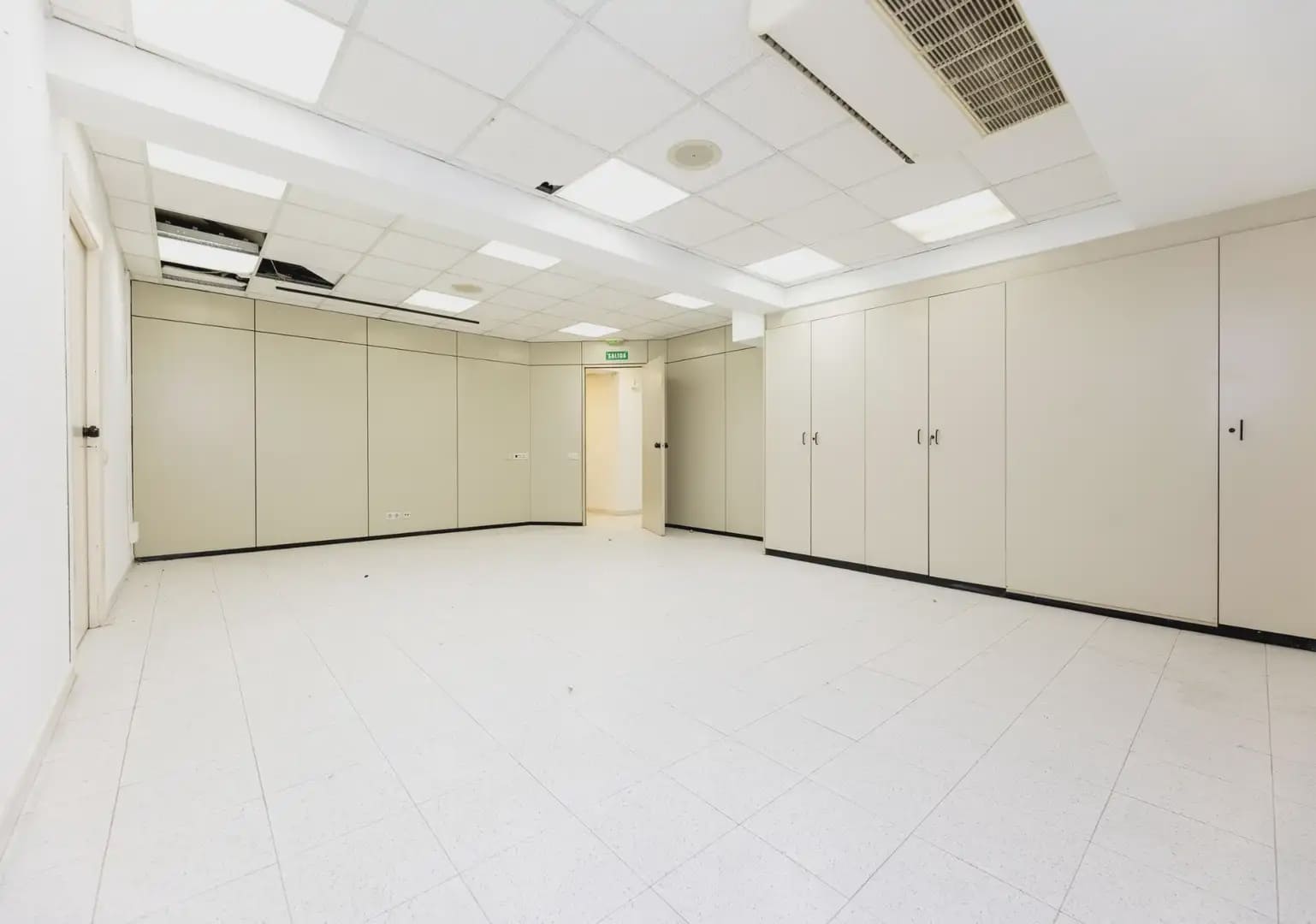 Flat for sale in Granada city - € 490,000 (Ref: 9837597)