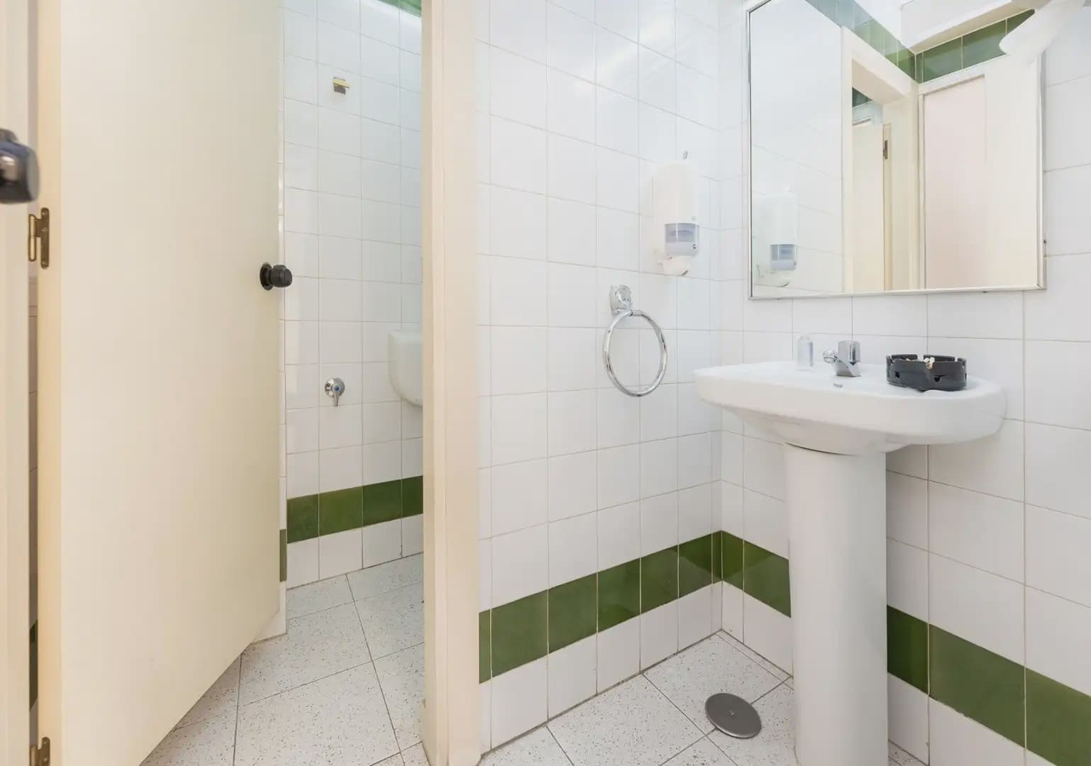 Flat for sale in Granada city - € 490,000 (Ref: 9837597)