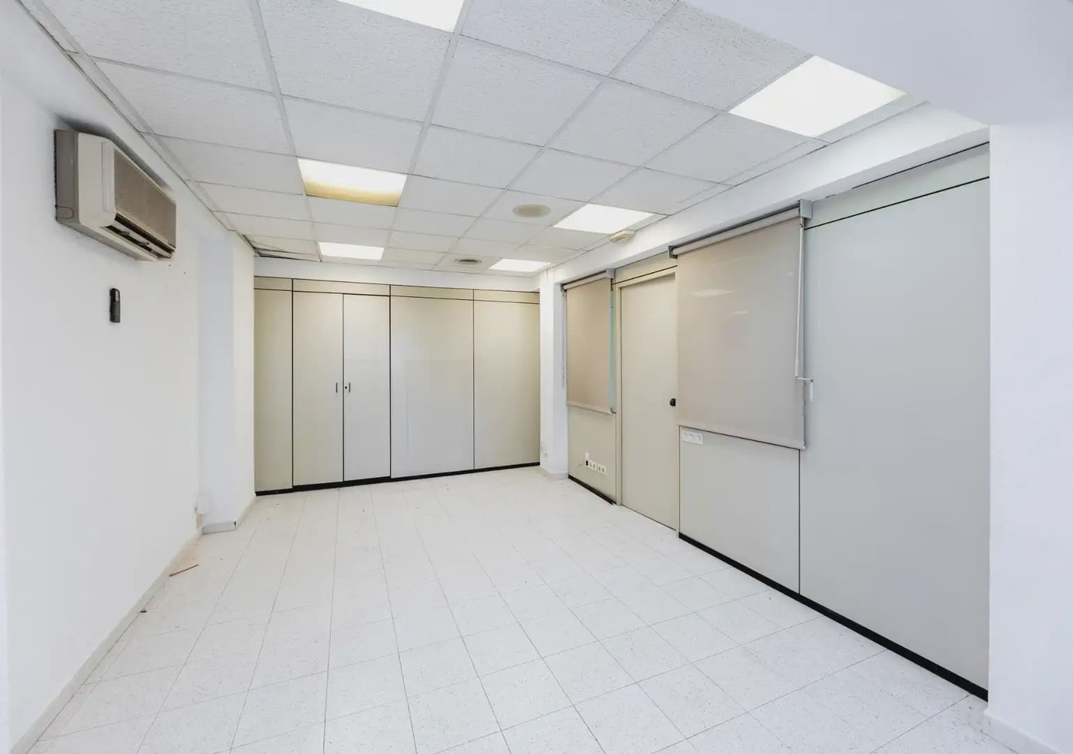 Flat for sale in Granada city - € 490,000 (Ref: 9837597)