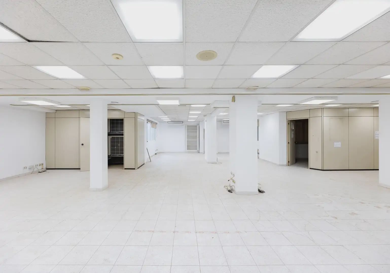 Gewerbe zu verkaufen in Granada Stadt - 980.000 € (Ref: 9837598)