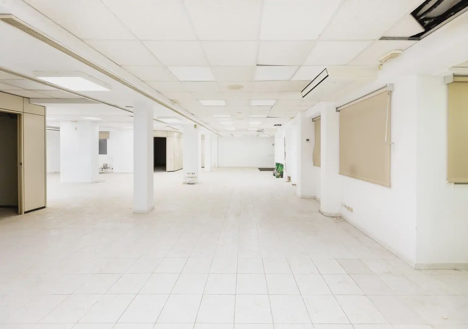 Gewerbe zu verkaufen in Granada Stadt - 980.000 € (Ref: 9837598)