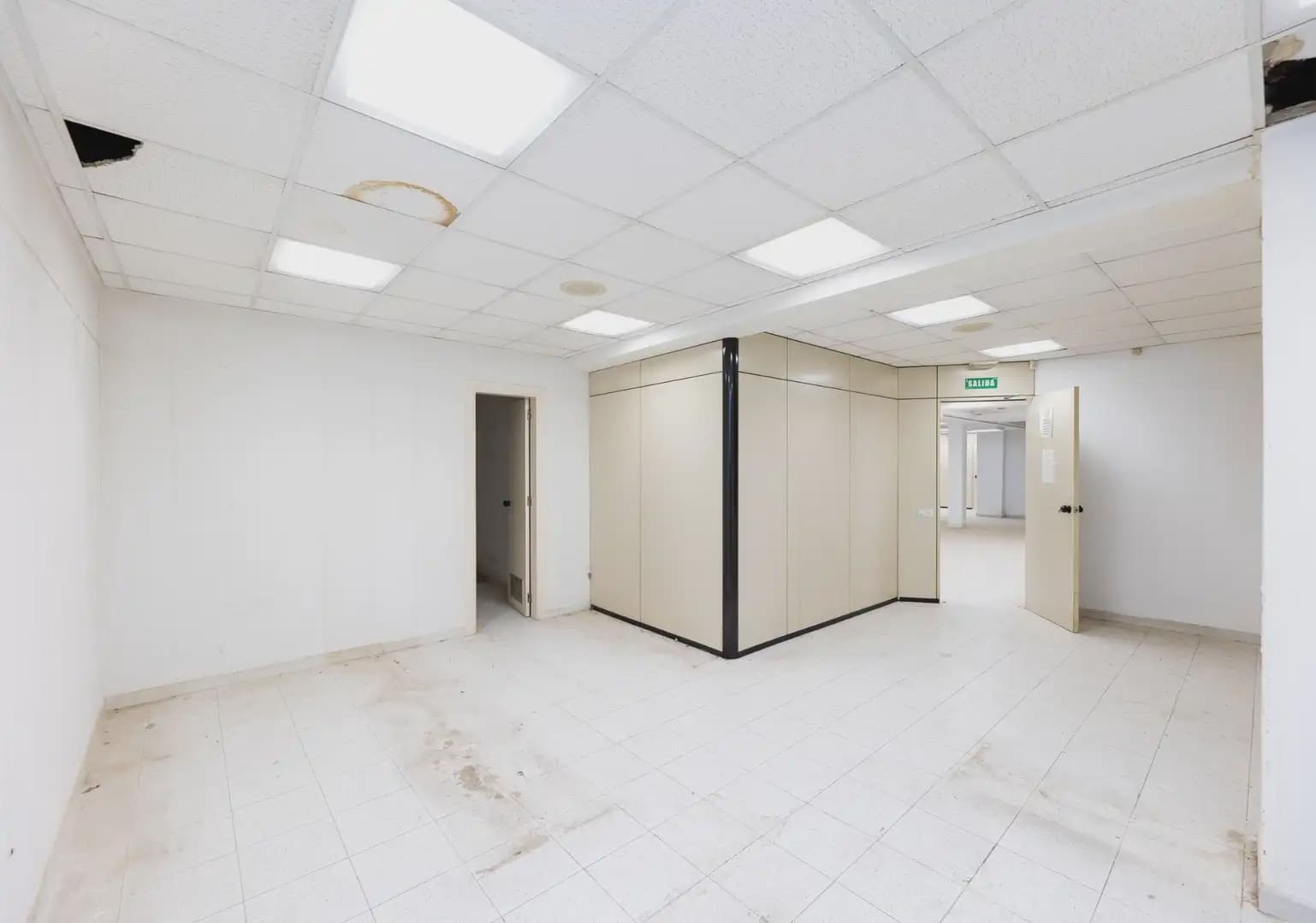 Gewerbe zu verkaufen in Granada Stadt - 980.000 € (Ref: 9837598)