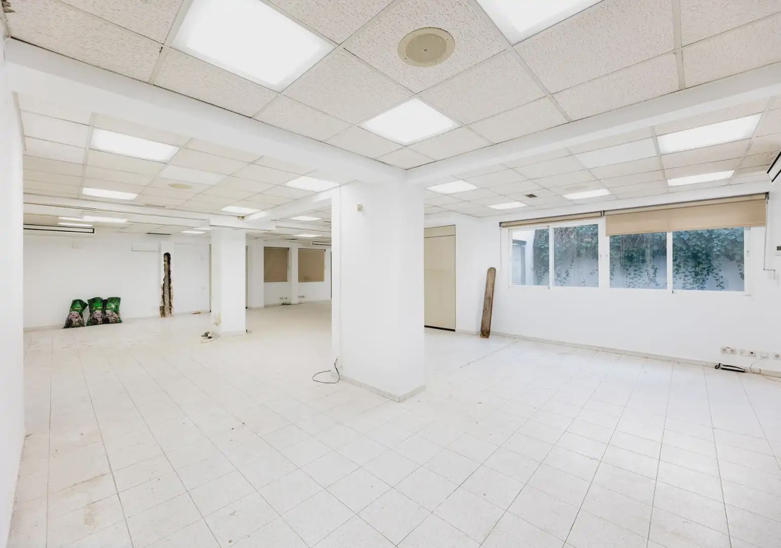 Gewerbe zu verkaufen in Granada Stadt - 980.000 € (Ref: 9837598)