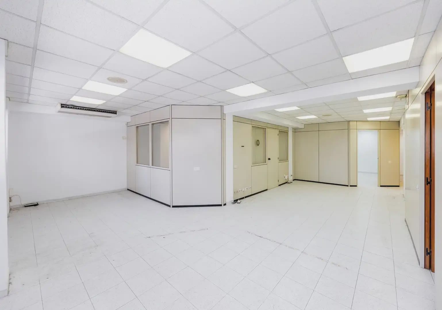 Gewerbe zu verkaufen in Granada Stadt - 980.000 € (Ref: 9837598)
