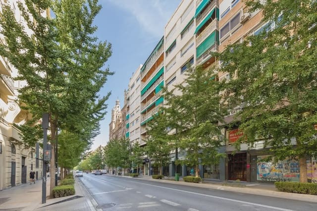 Erhverv til salg i Centro - Sagrario, Granada by - € 980.000 (Ref: 9837598)