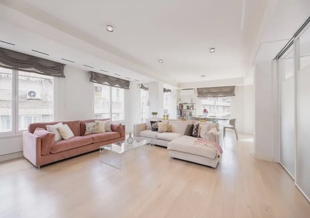 Leilighet til salgs i Centro - Sagrario, Granada by - € 890 000 (Ref: 9837599)