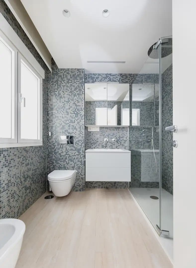 Flat for sale in Granada city - € 890,000 (Ref: 9837599)