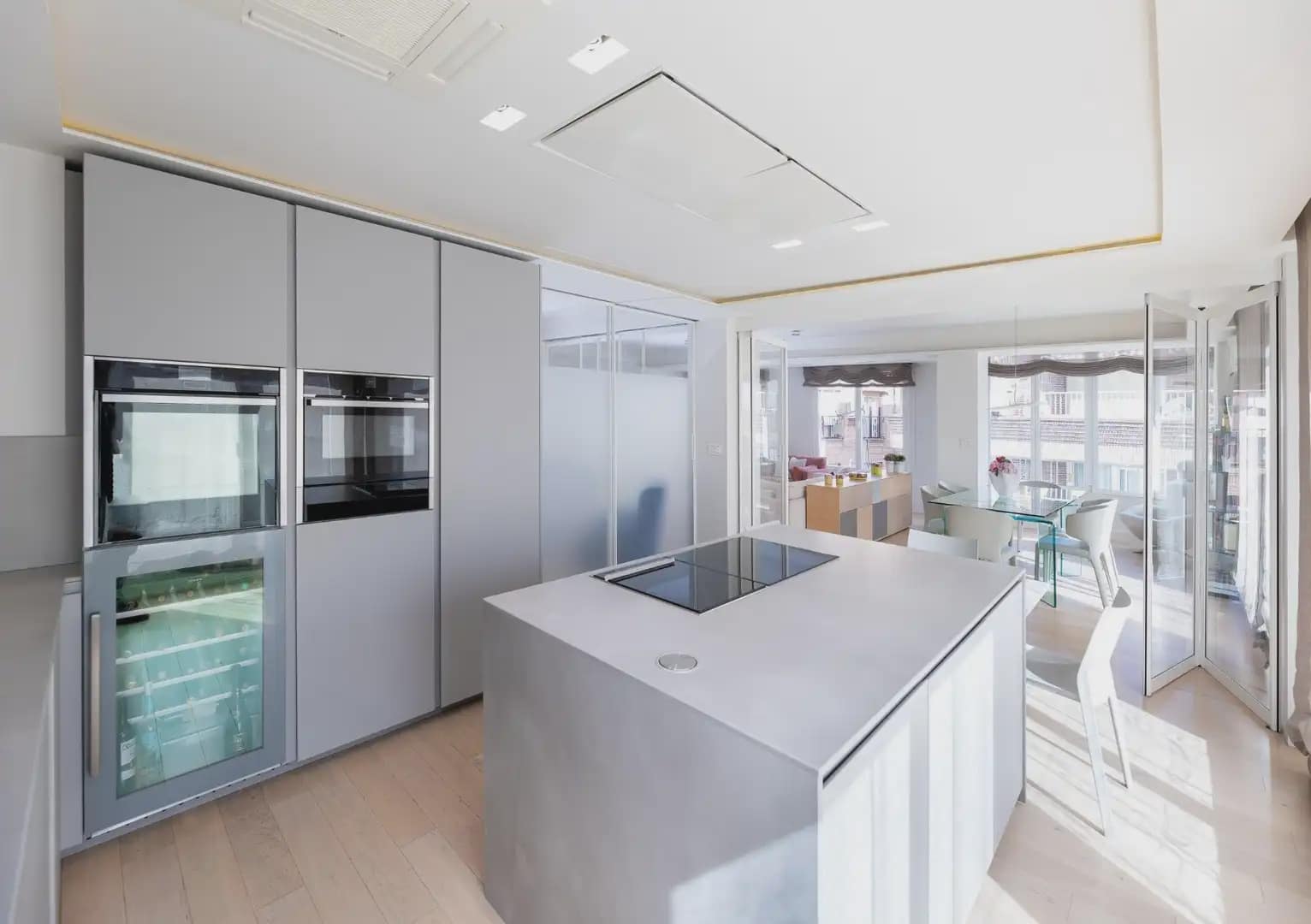 Flat for sale in Granada city - € 890,000 (Ref: 9837599)