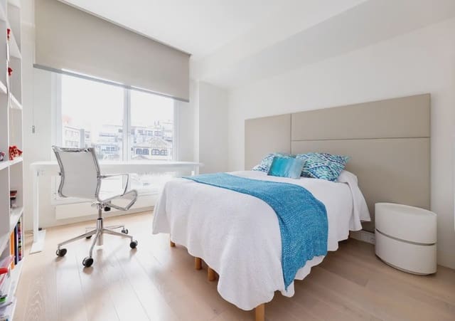 Leilighet til salgs i Centro - Sagrario, Granada by - € 890 000 (Ref: 9837599)