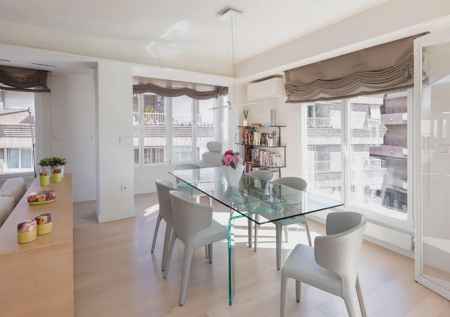 Flat for sale in Granada city - € 890,000 (Ref: 9837599)
