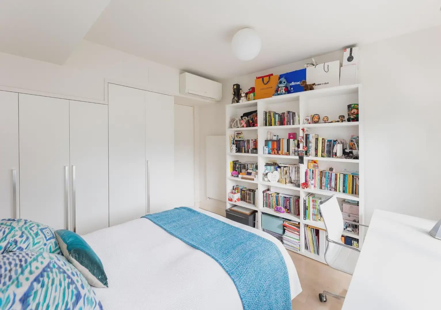 Flat for sale in Granada city - € 890,000 (Ref: 9837599)