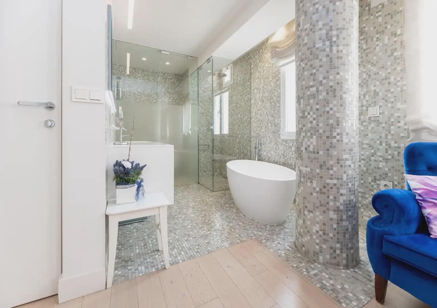 Flat for sale in Granada city - € 890,000 (Ref: 9837599)