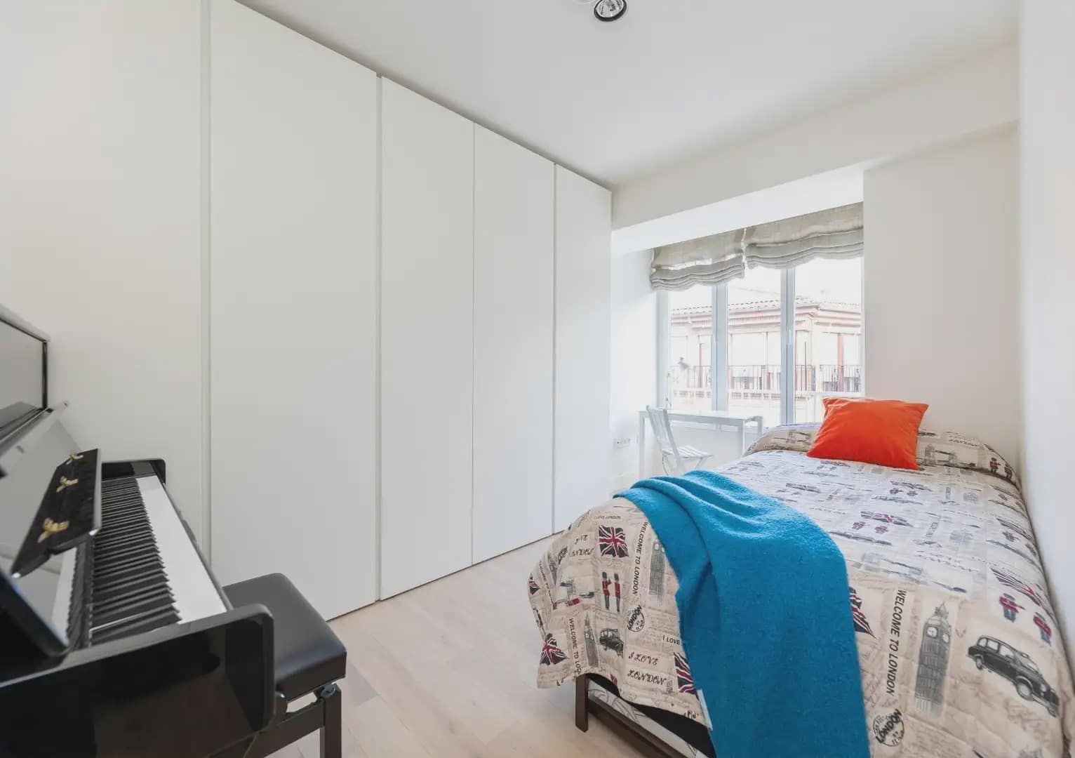 Flat for sale in Granada city - € 890,000 (Ref: 9837599)