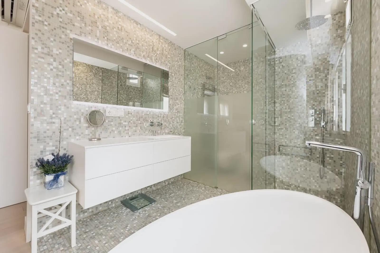 Flat for sale in Granada city - € 890,000 (Ref: 9837599)
