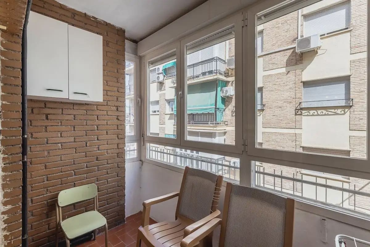 Flat for sale in Granada city - € 248,000 (Ref: 9837601)