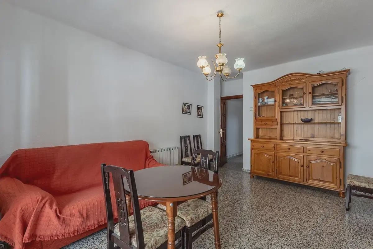Flat for sale in Granada city - € 248,000 (Ref: 9837601)