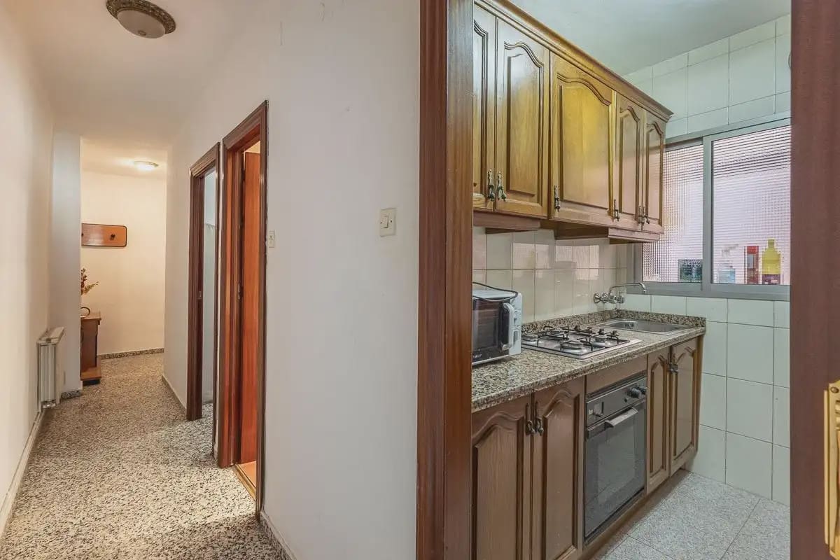 Flat for sale in Granada city - € 248,000 (Ref: 9837601)