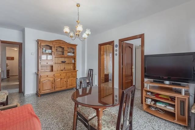 3 bedroom Flat for sale in Camino de Ronda - Rosaleda, Granada city - € 245,000 (Ref: 9837601)