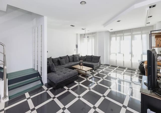 Villa til salgs i Armilla med garasje - € 649 000 (Ref: 9837602)