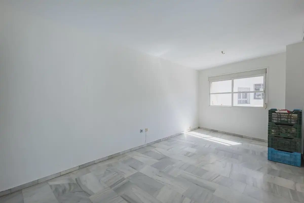 2 bedroom Flat for sale in Cenes de la Vega with garage - € 135,000 (Ref: 9837604)