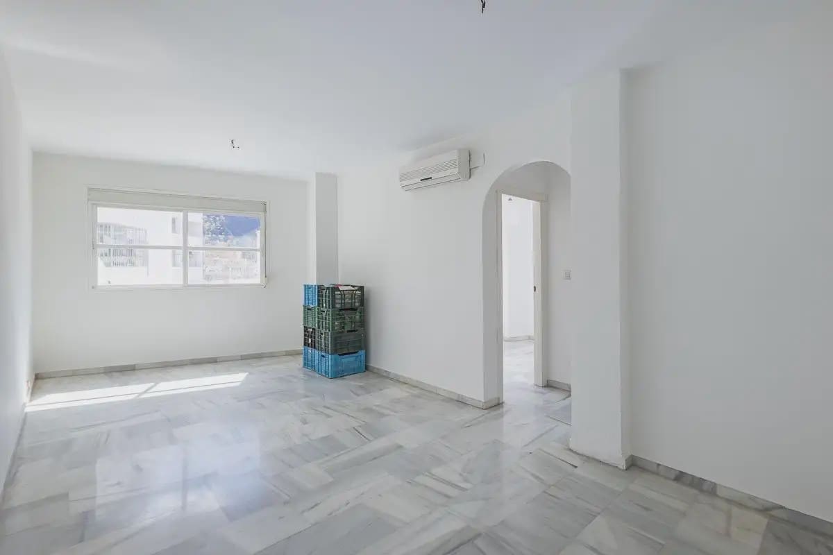 2 bedroom Flat for sale in Cenes de la Vega with garage - € 135,000 (Ref: 9837604)