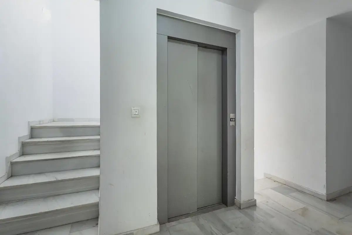 2 bedroom Flat for sale in Cenes de la Vega with garage - € 135,000 (Ref: 9837604)