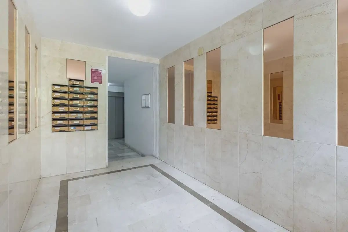 2 bedroom Flat for sale in Cenes de la Vega with garage - € 135,000 (Ref: 9837604)