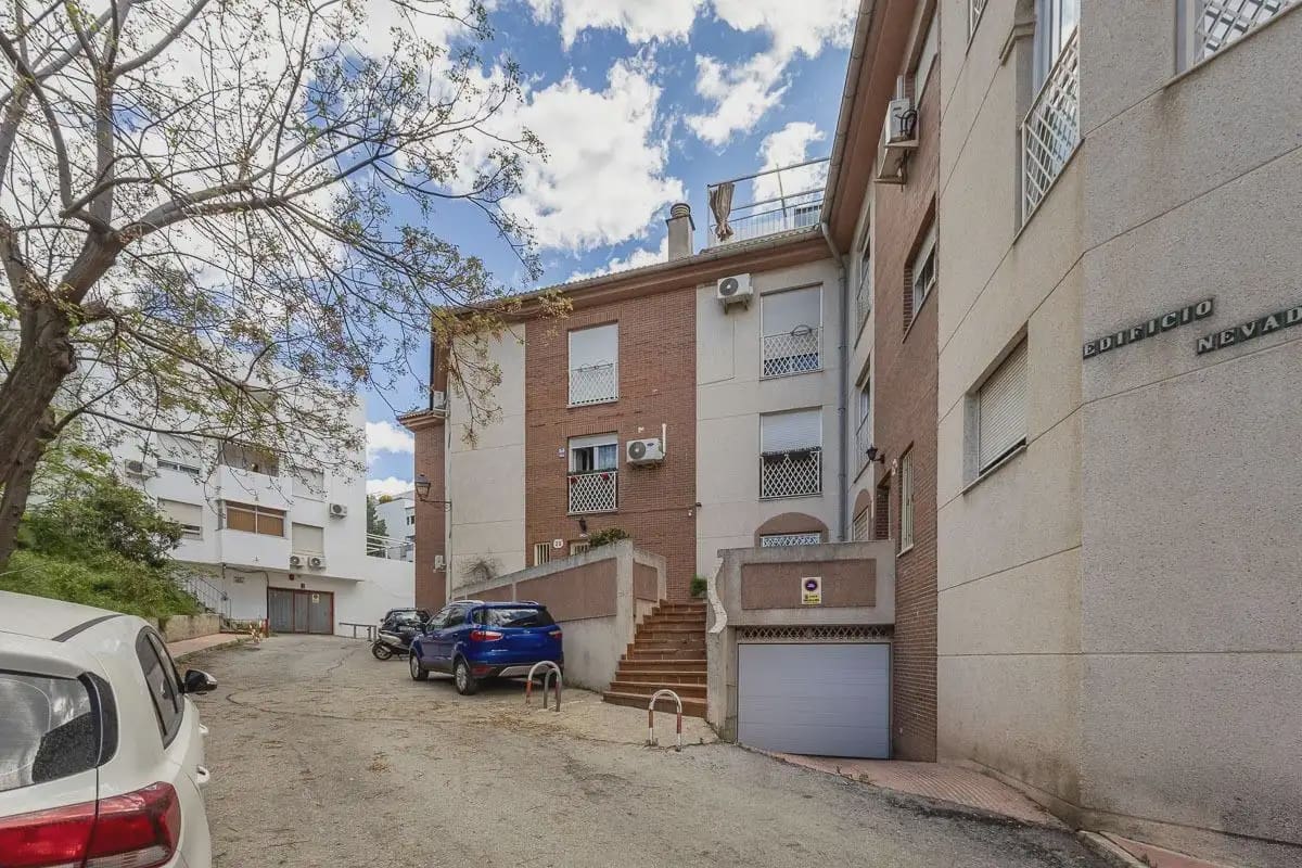 2 bedroom Flat for sale in Cenes de la Vega with garage - € 135,000 (Ref: 9837604)