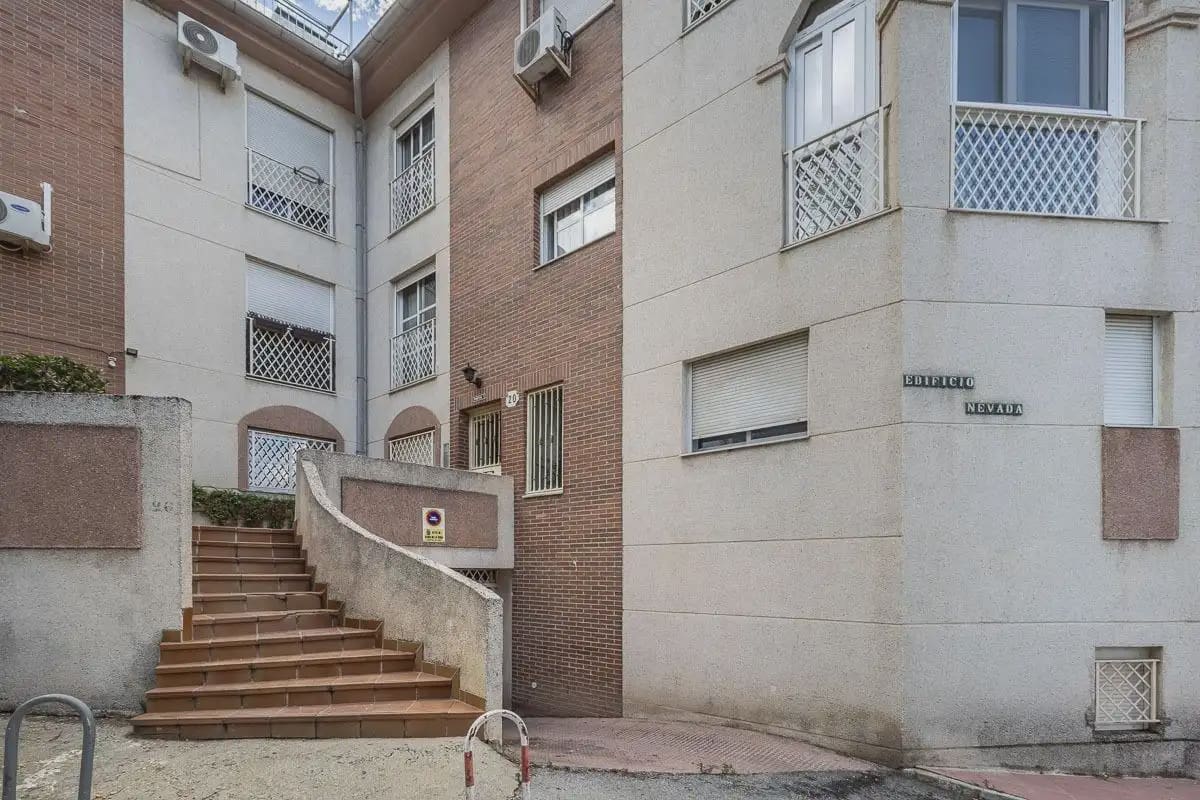 2 bedroom Flat for sale in Cenes de la Vega with garage - € 135,000 (Ref: 9837604)