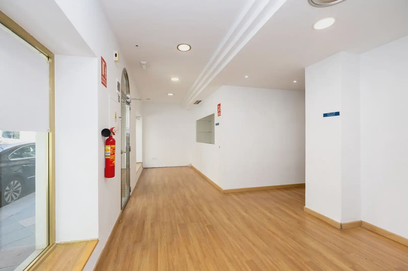 Local Comercial en Granada ciudad en venta - 215.000 € (Ref: 9837606)