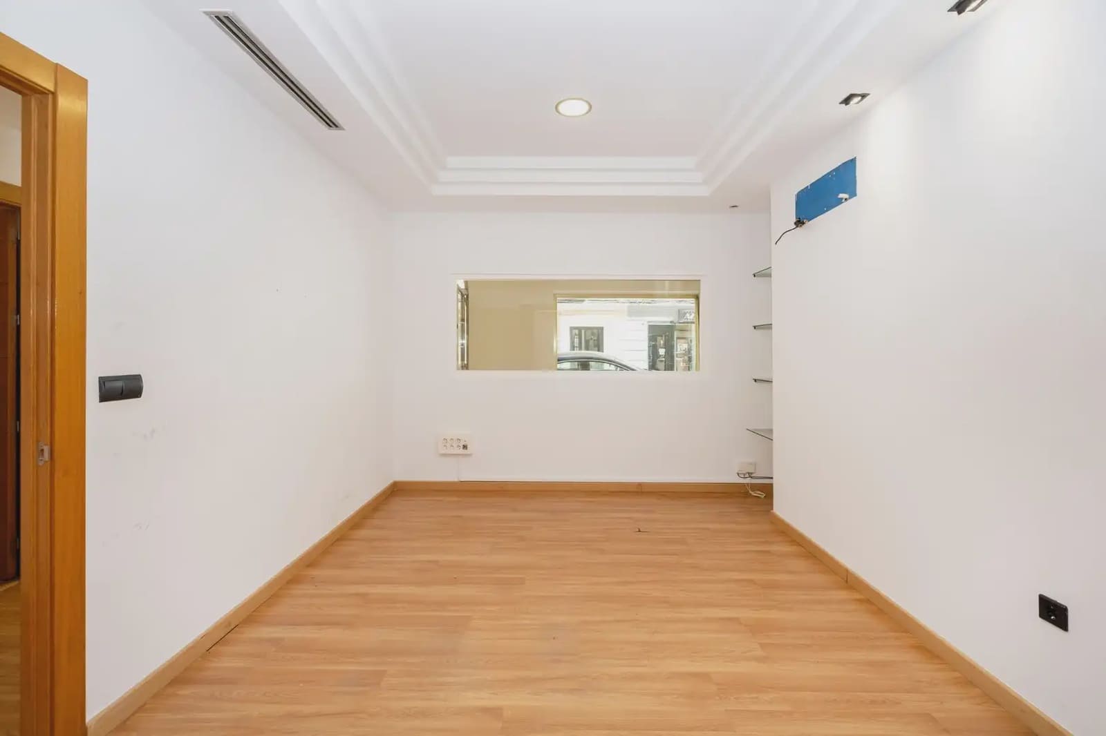 Local Comercial en Granada ciudad en venta - 215.000 € (Ref: 9837606)