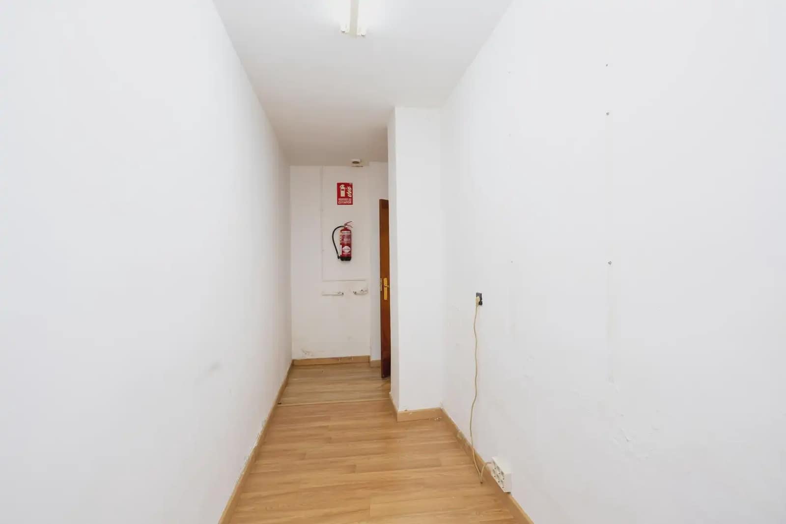 Local Comercial en Granada ciudad en venta - 215.000 € (Ref: 9837606)