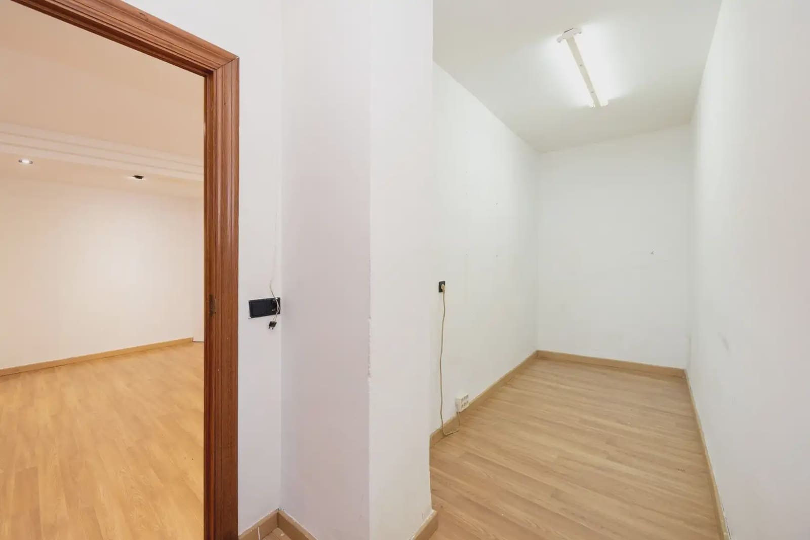 Local Comercial en Granada ciudad en venta - 215.000 € (Ref: 9837606)